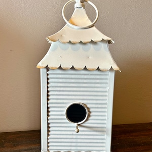 Scalloped Roof Birdhouse metal