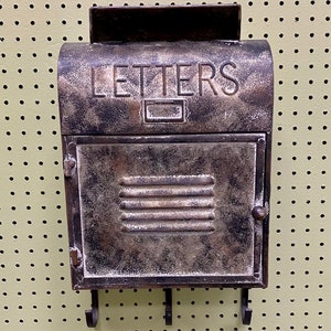 Vintage Style Mailbox with Hooks