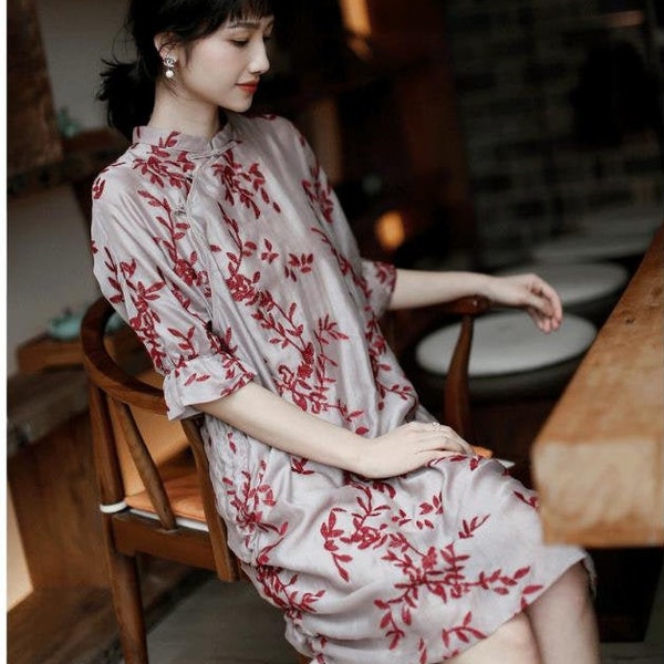 Style chinois brodé rétro lâche cheongsam qipao soie naturelle exquise et élégante, se démarquer du cheongsam ordinaire