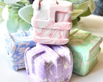 Finger Labyrinth Meditation Cube – Palm-Sized Prayer Block for Anxiety Relief | Chartres Labyrinth Inspired