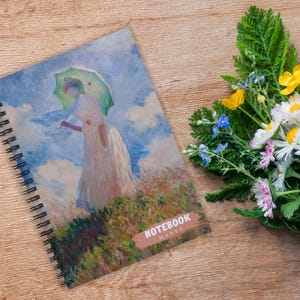Monet-vrouw met parasol, naar links gedraaid Artistiek spiraalvormig notitieboek, perfect voor kunstenaars, studenten, journaling, cadeau voor kunstliefhebbers