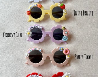 Personalized Kids Flower Sunglasses – Custom Name Sunnies