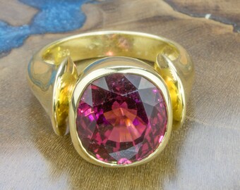 Pink Tourmaline Gemstone Ring - 18K Gold Modernist Ring - Gift For Her - Pink Cocktail Ring -Unique Handmade Jewelry