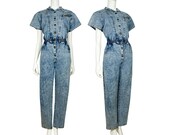 80s acid wash denim jumpsuit 1980s button front denim tapered leg jumpsuit Cinched fitted elastic waist jeans coveralls M