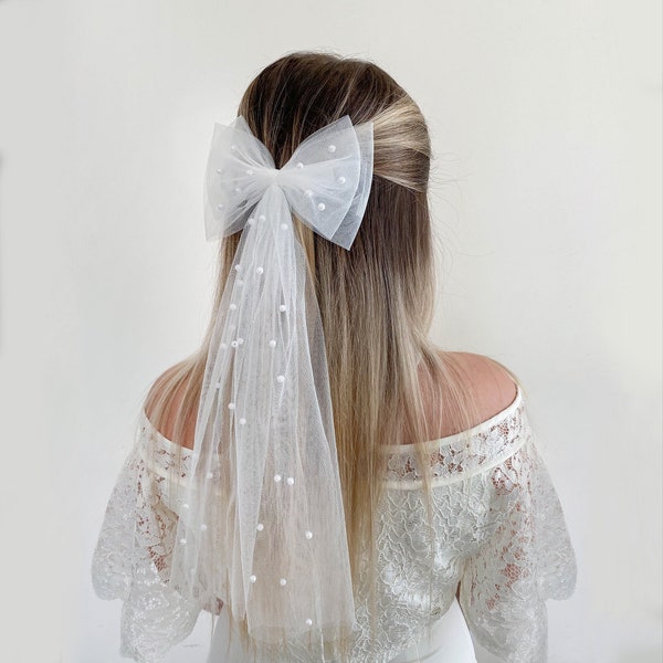 Tulle Pearl Bride Hair Bow, Voile Alternative, Arc de mariage, Voile de perle, Arc de voile de mariée, Arc de cheveux de mariée, Accessoires de mariage Mariée