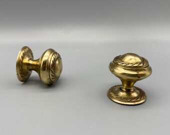 2x Georgian Style Antique Brass Door Knob 25mm - Pack Of 2