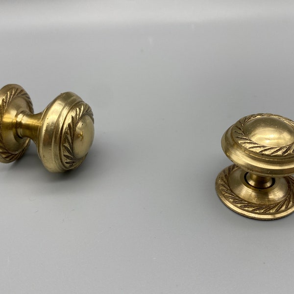 2x Georgian Style Antique Brass Door Knob 50mm - Pack of 2