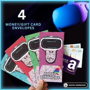 Puede incluir: Cuatro sobres de tarjeta de regalo imprimibles con un diseño de auriculares VR pixelados. Los sobres son de color azul, verde, rojo y morado. El texto "Feliz cumpleaños" está en la parte delantera de un sobre.