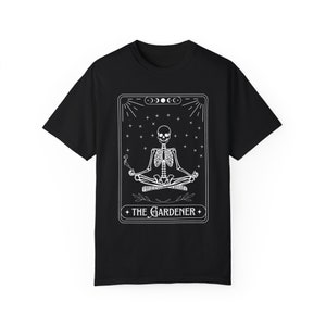"Der ""Gärtner"" Tarot Karte T-Shirt, Geschenk, Garten Geschenk, lustiges Geschenk, gemeinsames lustiges Tshirt."