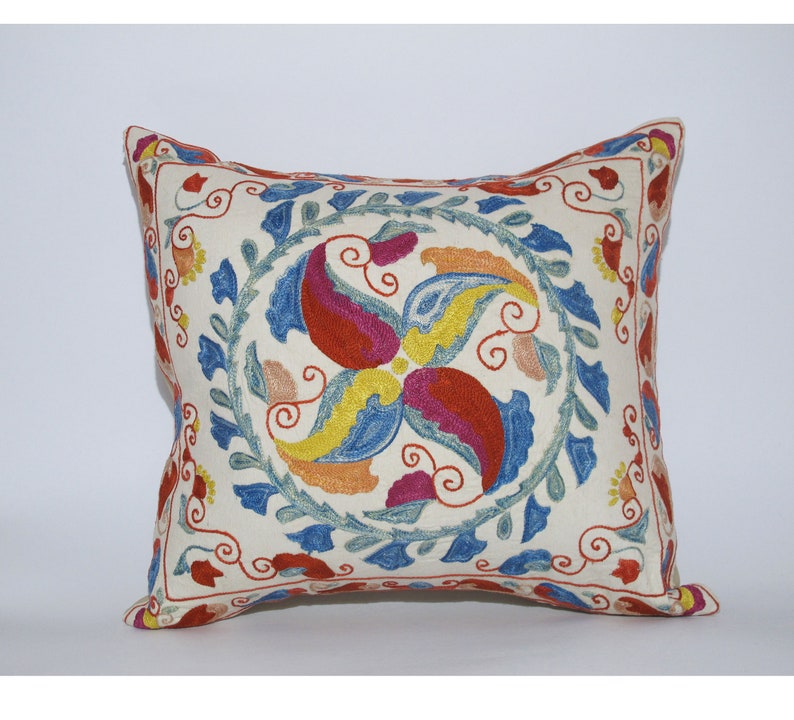 Suzani Pillow Suzani cushions Silk Suzani Pillowcase Embroidery Suzani Fabric Suzani pillow cover Handmade Suzani Uzbek suzani Pillow
