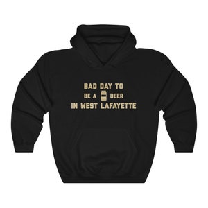 It es A Bad Day To Be A Beer In West Lafayette - Herren Hoodie, Tailgating Hoodie, Fußball Kapuzenpullover - Herren Hoodie