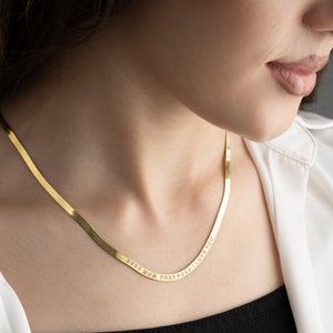 Herringbone Chain Necklace, Custom Herringbone Necklace, Engraved Chain Necklace, Trending Herringbone Chain Necklace, Gift for Mom