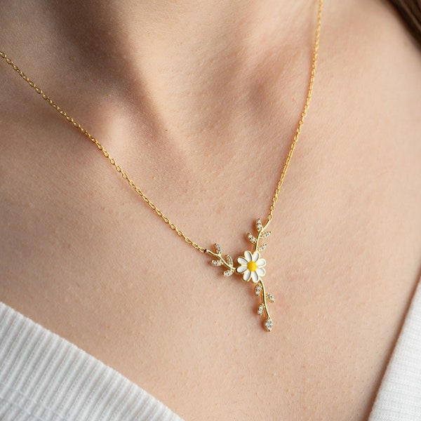 Daisy Necklace, Dainty Ivy Necklace, Daisy and Ivy Necklace, Ivy Necklace,  Floral  Necklace, Delicate Silver Ivy, Gift for Her
