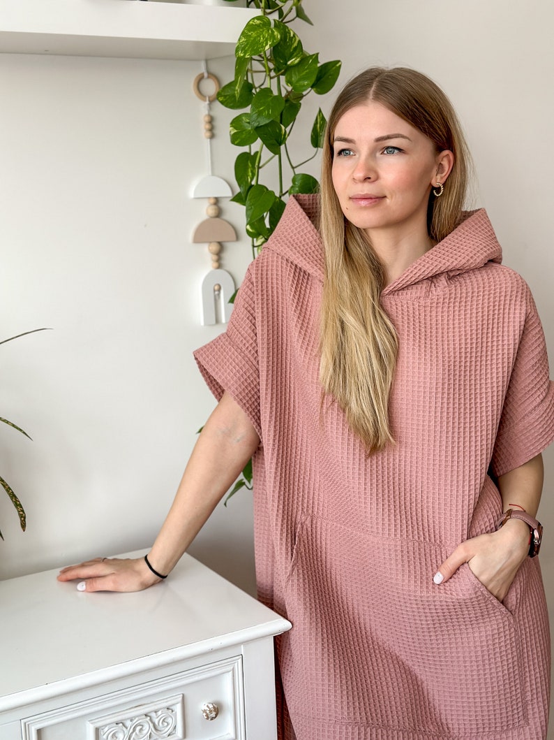 Women swimming poncho, cozy universal handmade poncho, quickdrying adult poncho made from 100% cotton, surfing poncho in dusty pink image 1