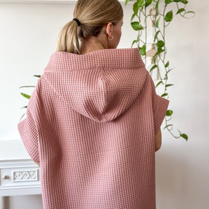 Women swimming poncho, cozy universal handmade poncho, quickdrying adult poncho made from 100% cotton, surfing poncho in dusty pink image 5