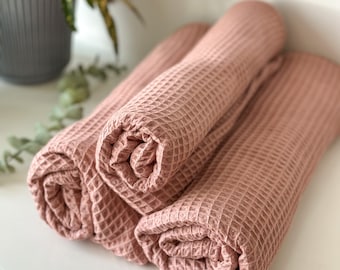 Towel with a casual waffle texture in dusty pink/ 100% cotton, breathable bath and face towel/ handmade waffle cotton Towel/ absorbent towel