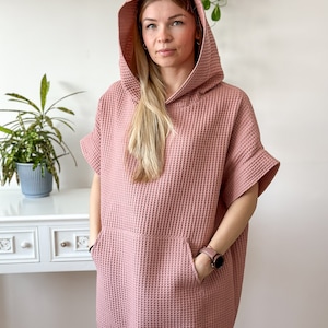 Women swimming poncho, cozy universal handmade poncho, quickdrying adult poncho made from 100% cotton, surfing poncho in dusty pink image 4