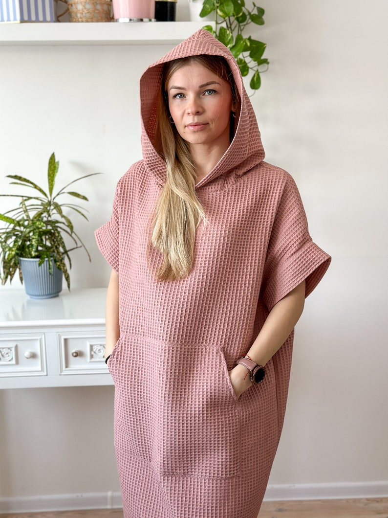 Women swimming poncho, cozy universal handmade poncho, quickdrying adult poncho made from 100% cotton, surfing poncho in dusty pink image 4