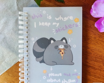 Pizza the Raccoon Stickerbook // Cute Frog Sticker Book , Libro per collezionare adesivi, Stickerbook riutilizzabile per regali