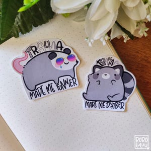 Sticker Trauma Pizza le raton laveur et Cheese l'opossum, sticker chibi mignon, sticker meme, cadeau mignon pour Happy Mail, carnet de notes, ordinateur portable