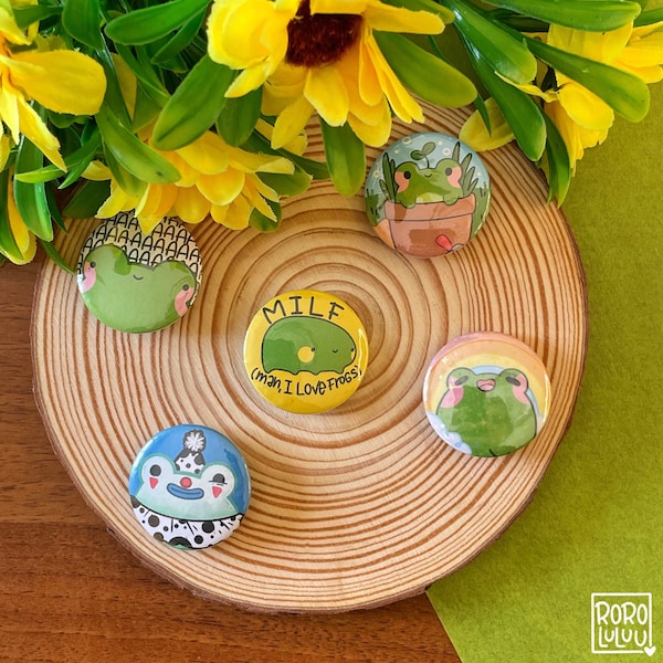 Frog Friends Button Pin // Cute Pin, Animal Pin, Halloween Badge, Regali, Happy Mail, Traveler Notebook
