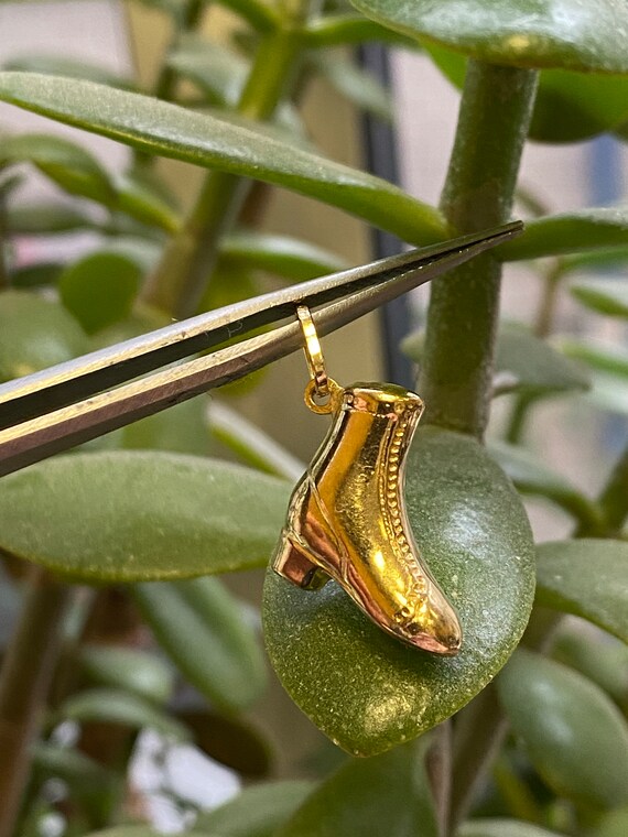 Vintage Ankle Boot Charm in 9ct Yellow Gold - Col… - image 2
