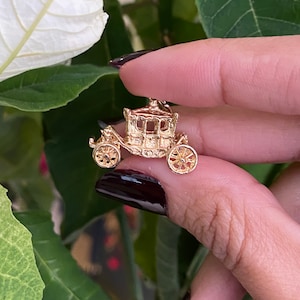 Vintage Gold Coach, Carriage Charm