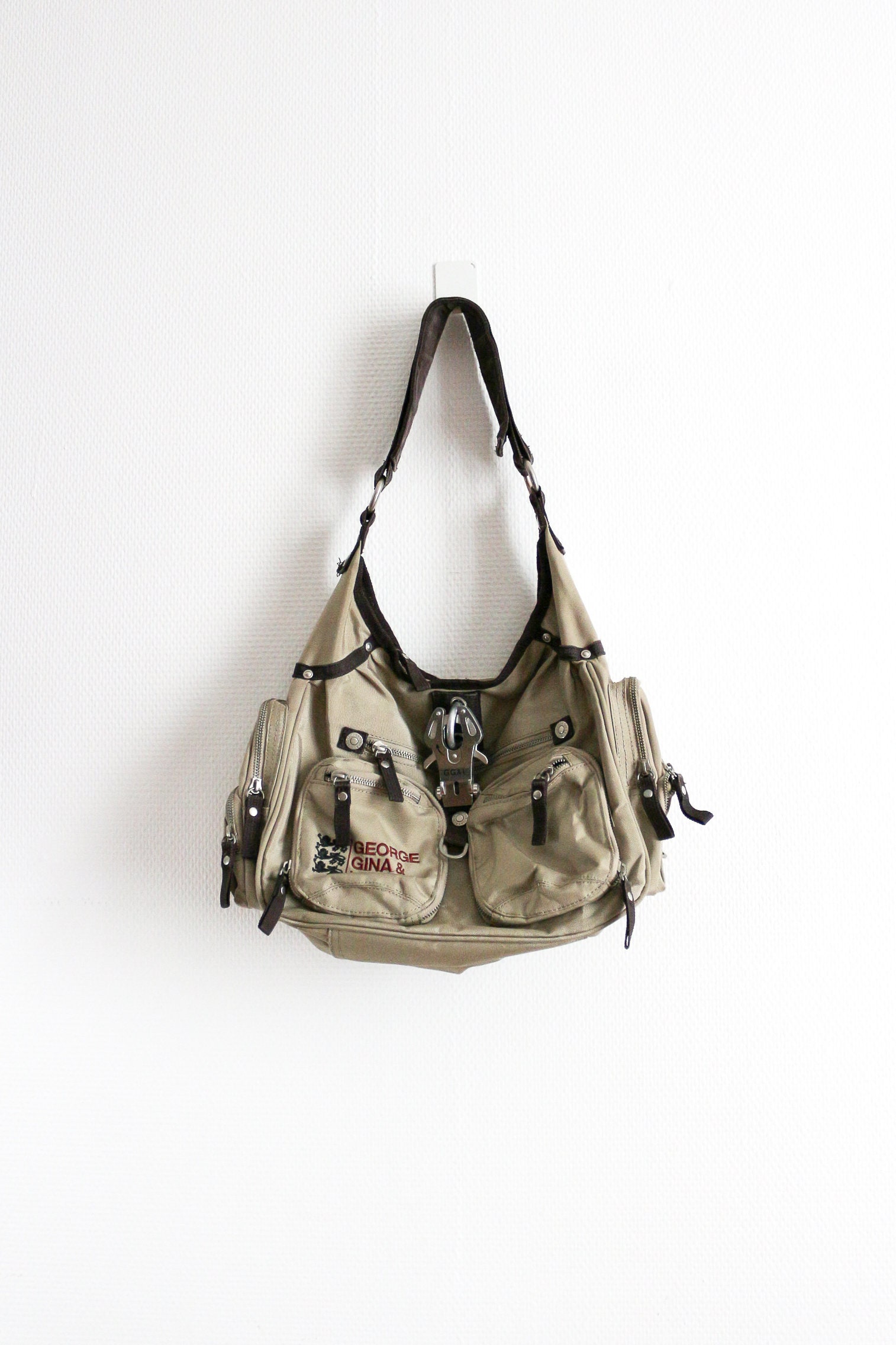 グラント　レーシーボディ　B75L LADYKILLER – GEORGE GINA & LUCY