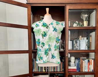 Vintage 1940s Handmade Zip-Front Smock Top with Blue & Green Novelty Berry/Floral Print