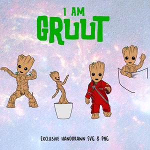 Könnte beinhalten: Vier verschiedene Illustrationen der Figur Groot aus dem Guardians of the Galaxy-Film-Franchise. Der Text "I AM GROOT" ist in grünen Buchstaben oben im Bild geschrieben. Die Illustrationen zeigen Groot in verschiedenen Posen, darunter stehend, tanzend und in einem roten Raumanzug. Der Text "EXCLUSIVE HANDDRAWN SVG & PNG" ist unten im Bild geschrieben.