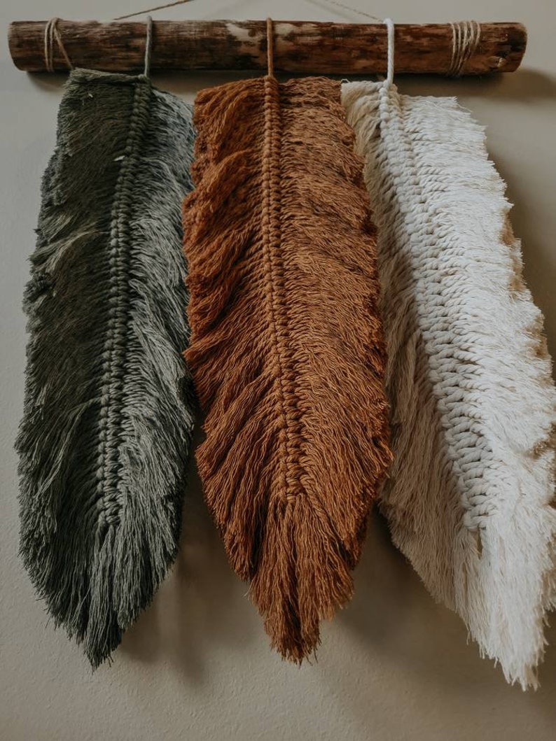 Green, terracotta, ivory feather set. Green, terracotta, ivory feather set.