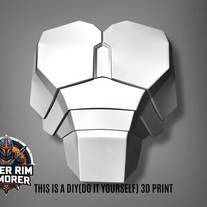 Puede incluir: Una pieza de armadura de pecho blanca y geom&eacute;trica, probablemente impresa en 3D, con un dise&ntilde;o segmentado. La armadura tiene una apariencia en capas y est&aacute; sobre un fondo degradado gris. El texto en la parte inferior dice "THIS IS A DIY(DO IT YOURSELF) 3D PRINT".
