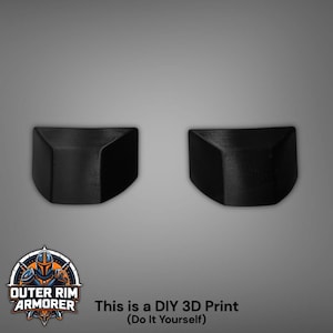 Puede incluir: Dos objetos negros angulares impresos en 3D, posiblemente componentes de armadura, se muestran sobre un fondo gris. El texto "This is a DIY 3D Print (Do It Yourself)" es visible. El logotipo de Outer Rim Armorer est&aacute; en la esquina inferior izquierda.