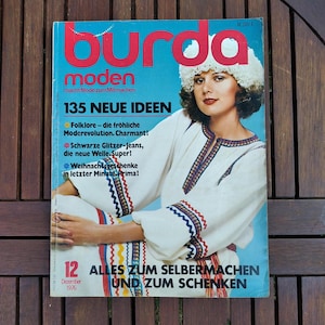 Burda Moden 12/ 1976 Instructions, fashion magazine with pattern sheets