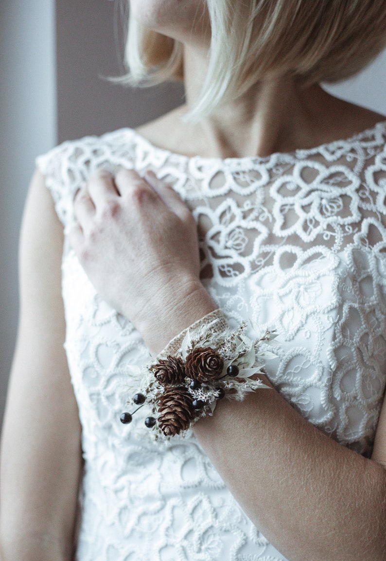 Winter Wedding Dried flowers corsage burlap wrist accessory Brid Winter Wedding Dried flowers corsage burlap wrist accessory Brid
