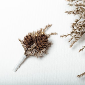 Winter wedding Boutonnieres Rustic Dried flower Boutonnieres Pine cones Winter Wedding boho Bridal dried flower winter Wedding accessories