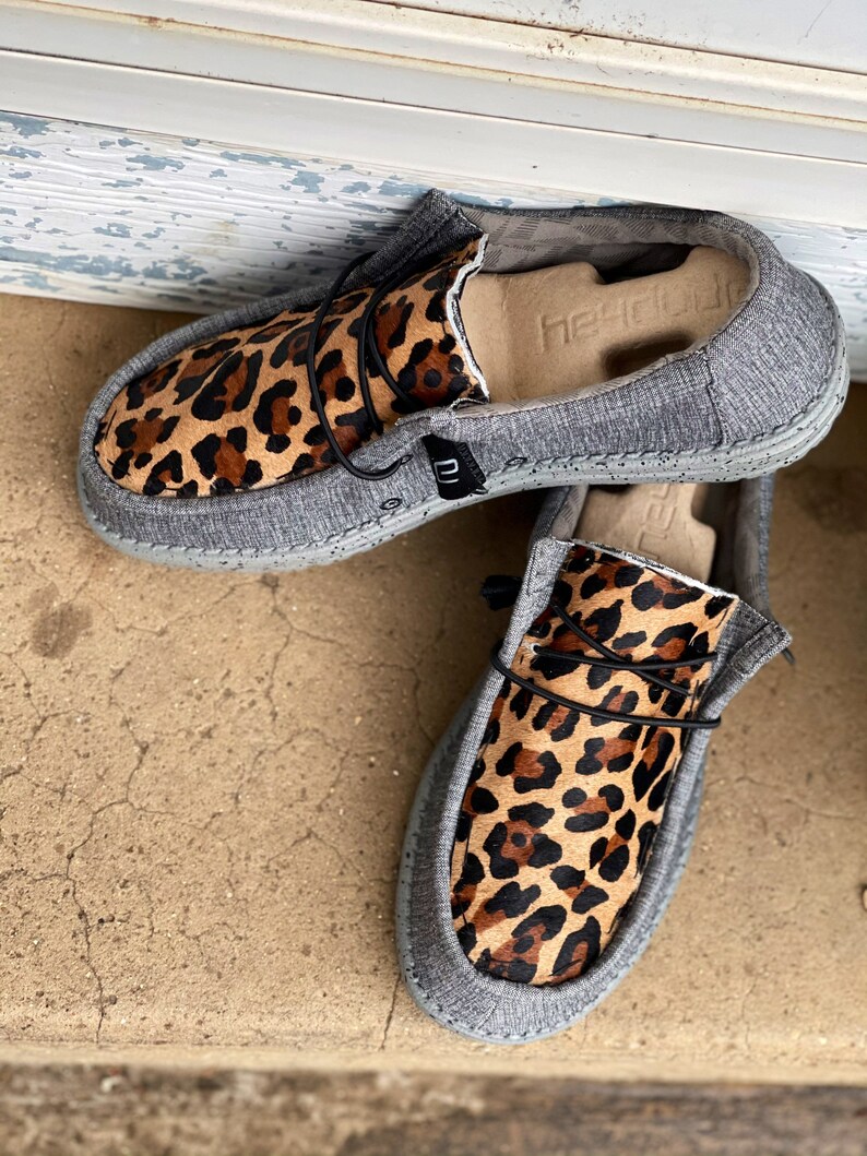 hey dude cheetah tan