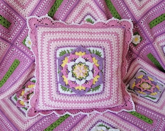 Gehaakt bloemenkussen, gehaakt roze kussen, mooi handgemaakt kussen, gehaakt roze kussen voor bank, decoratief fauteuilkussen,