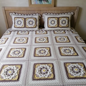 Large crochet bedspread and pillow's for a queen bed