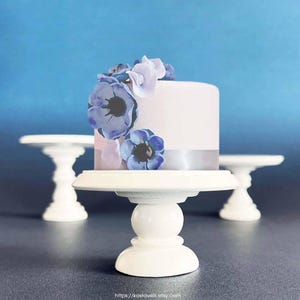 Wooden Wedding Cake Stand: Rustic Dessert Pedestal for Celebrations