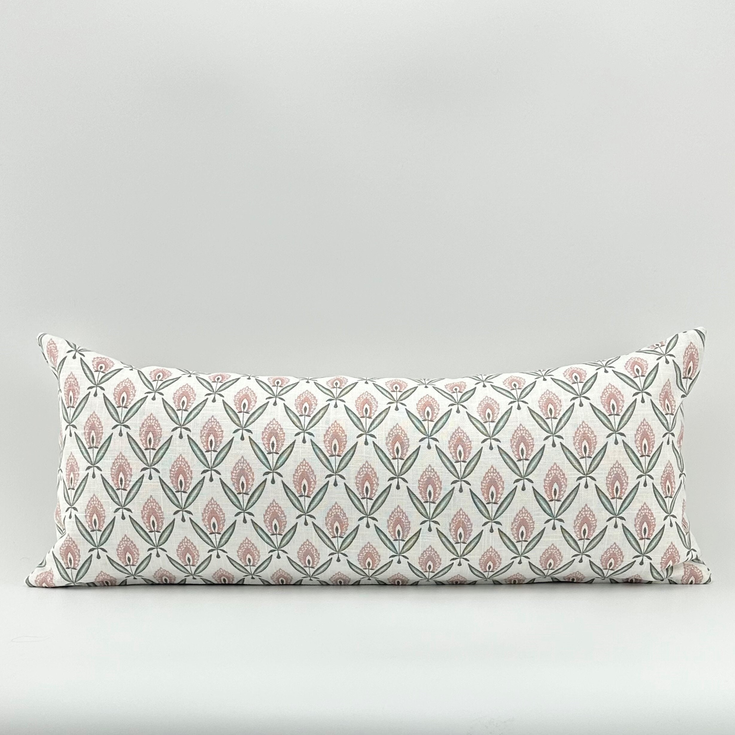 Coussin décoratif carré par Bozanto Inc. bleu floral 08-1406CA/577