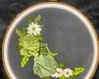 Embroidered rose, ribbon work, wall hanging art, handmade, a unique gift, ribbon2 embroidery hoop, ribbon embroidery color,roses on the wall