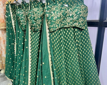 Dunkelgrünes Zari Lehenga Set: Indisches Hochzeits-Outfit