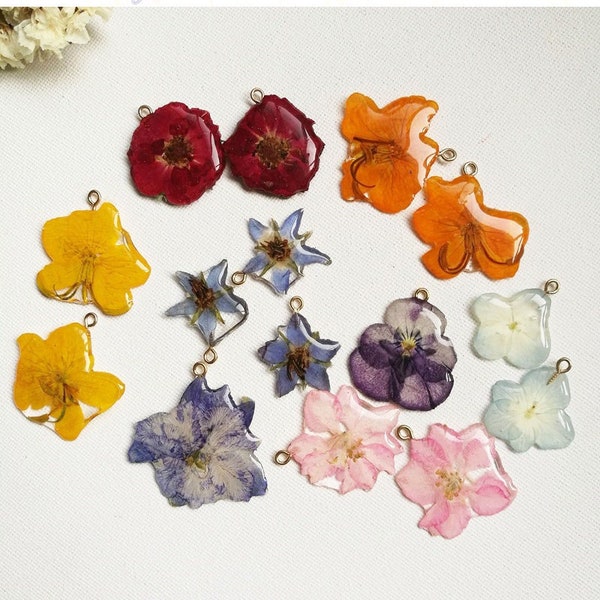 2pcs Real Flower Petal Flower Charms, Resin Color Flower Petal Pendant, DIY Bracelet Necklace Earring Jewelry Findings Craft