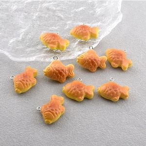 5pcs Simulation Cartoon Fish Cake Resin Charm, Fish Charms Pendant, DIY Bracelet Necklace Earring Jewelry Findings Craft