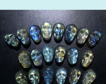 10x15mm Natural Labradorite Carving Skull Cabochon, Labradorite Skull Pendant, Hand Carved Crystal Skull, Send Random