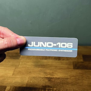 Roland Juno-106 sticker vinyle autocollant : synthé autocollant, synth vintage, synthé rétro, home studio, Roland, synthétiseur, sticker mac