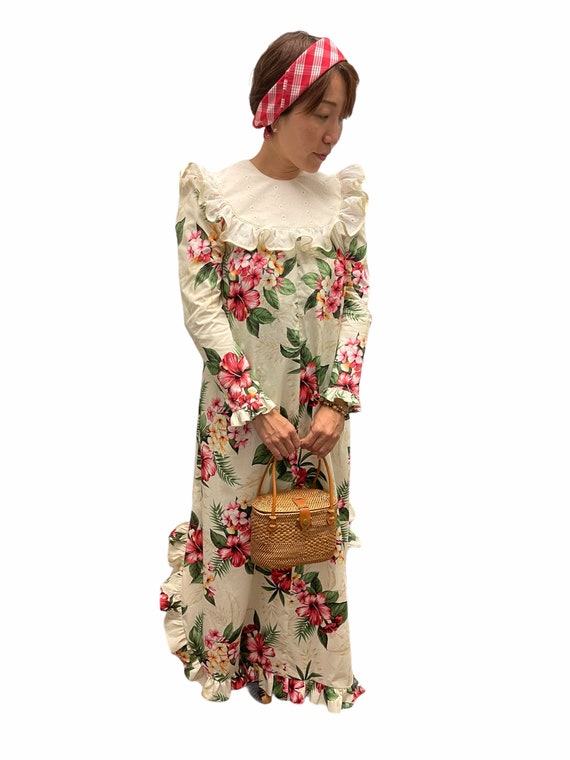 PKaiulaniFashions Hibiscus Print Long Sleeve Muumuu | Cream Vintage Hawaiian Dress | Hawaiian Flower Print