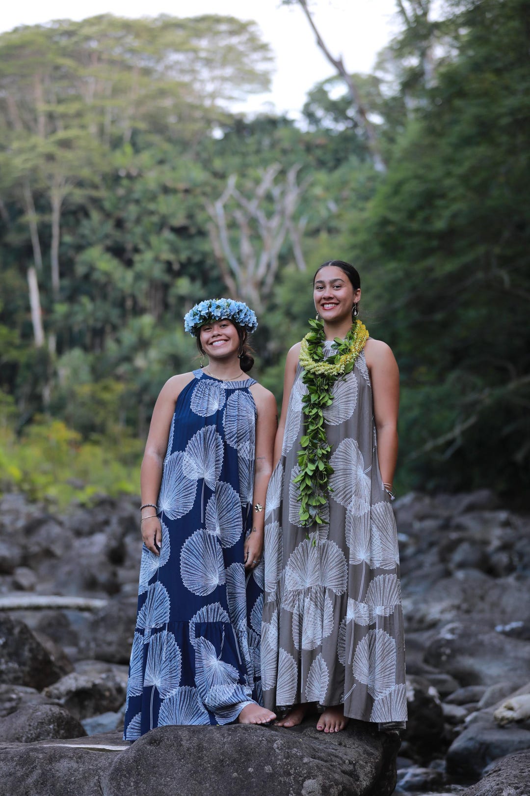 hawaiian print dresses Purple Dress XL This modern classic aloha dress combines short sleeves Hawaiian Dresses for Women |
