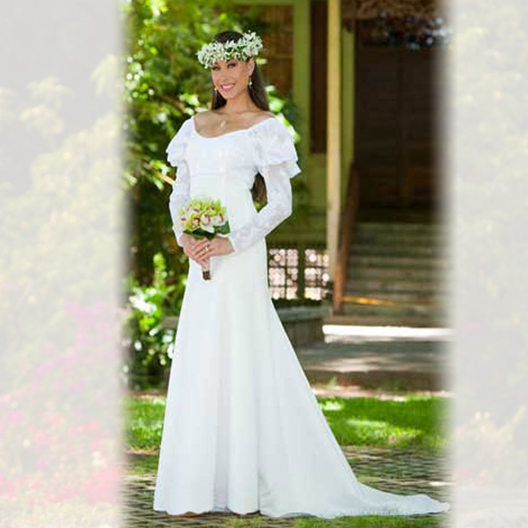 Holoku hotsell wedding dress